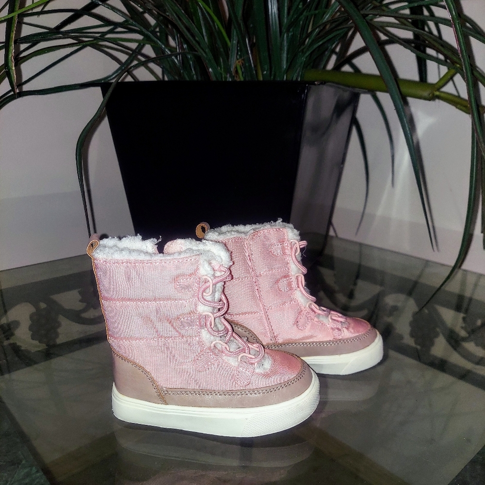NWOT GAP Unisex Sherpa-Lined Pink Sneaker Boots for Toddler
